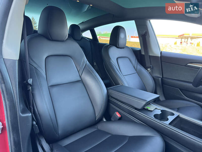 Седан Tesla Model 3 2023 в Стрые
