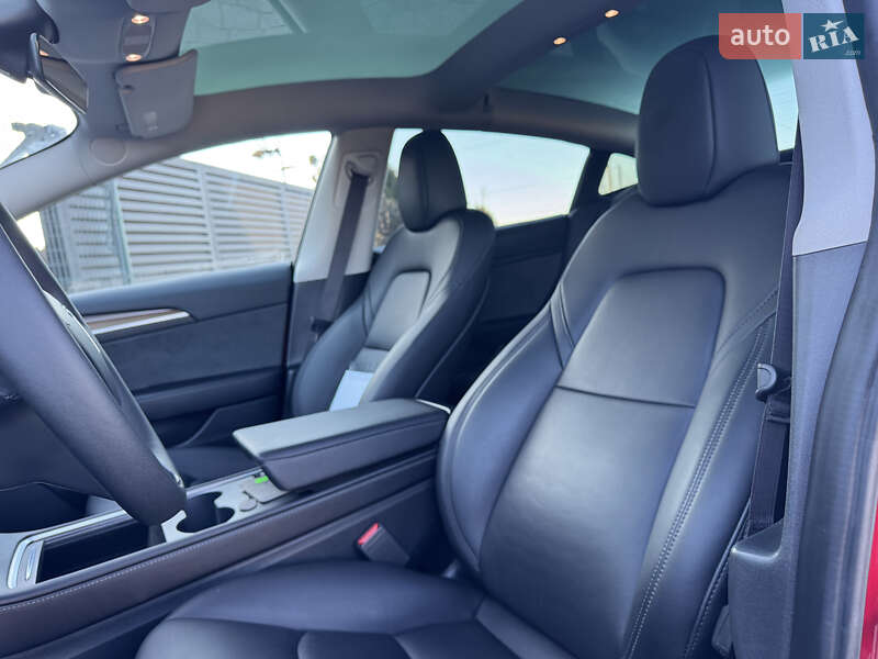 Седан Tesla Model 3 2023 в Стрые