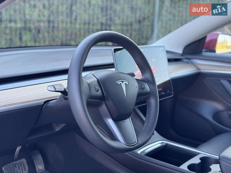 Седан Tesla Model 3 2023 в Стрые