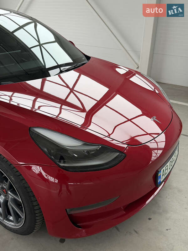 Седан Tesla Model 3 2022 в Ильинцах