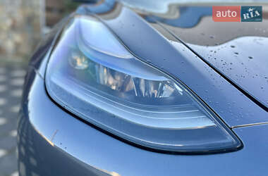 Седан Tesla Model 3 2022 в Стрые