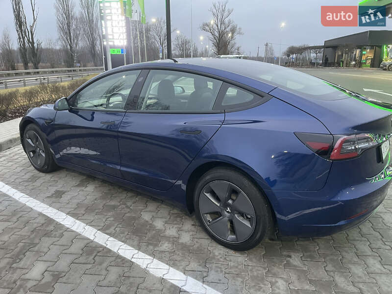 Седан Tesla Model 3 2022 в Киеве