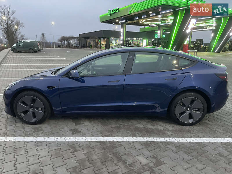 Седан Tesla Model 3 2022 в Киеве