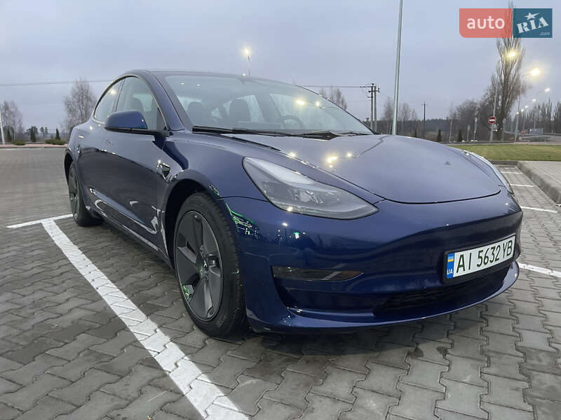 Седан Tesla Model 3 2022 в Киеве