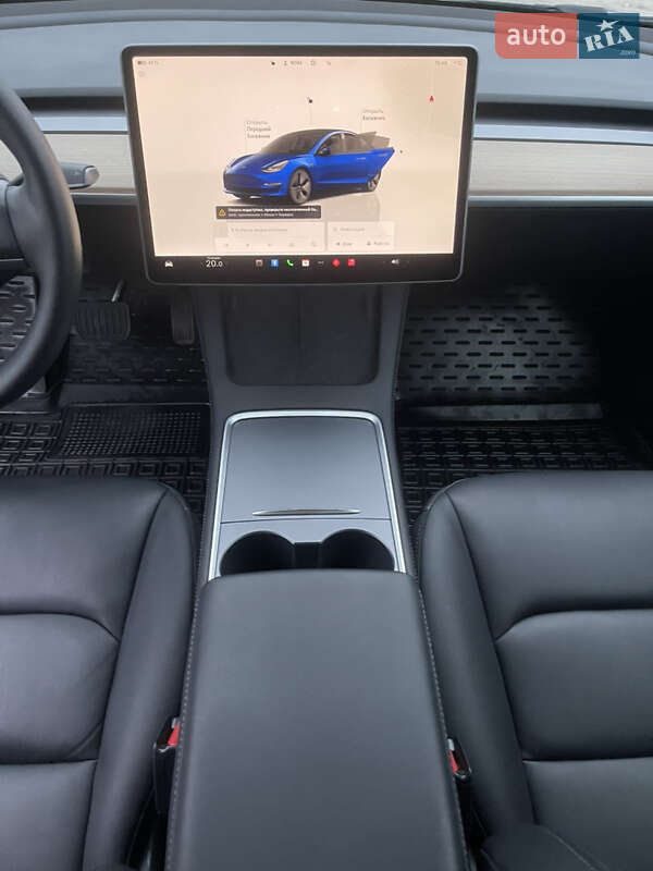 Седан Tesla Model 3 2022 в Киеве