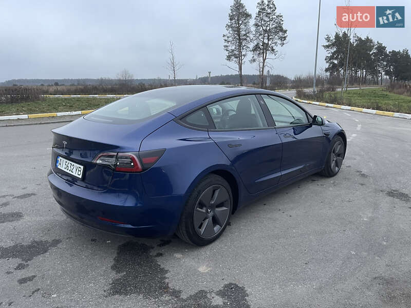 Седан Tesla Model 3 2022 в Киеве