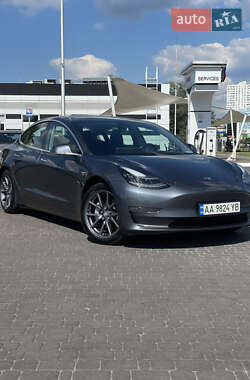 Седан Tesla Model 3 2019 в Киеве