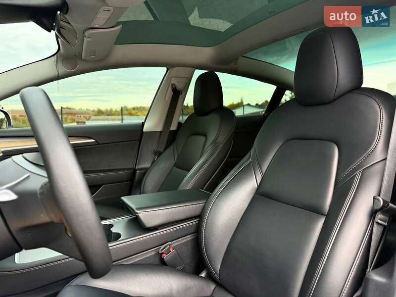 Седан Tesla Model 3 2022 в Кривом Роге