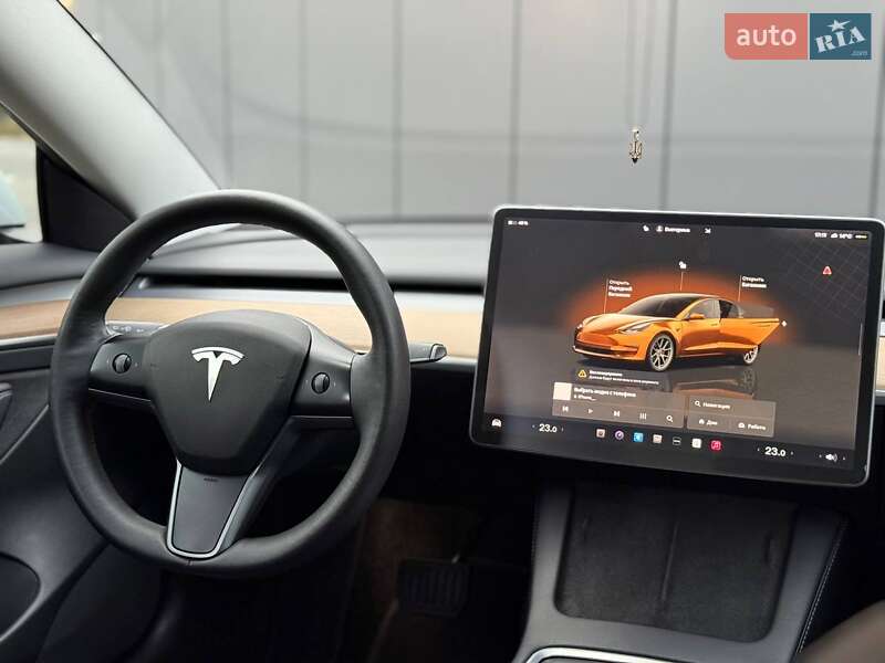 Седан Tesla Model 3 2022 в Кривом Роге