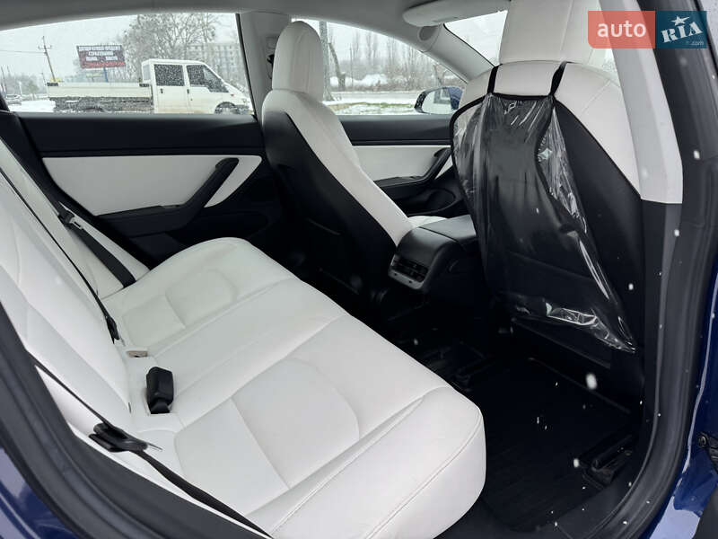 Седан Tesla Model 3 2018 в Киеве