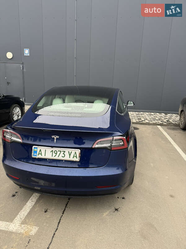 Седан Tesla Model 3 2018 в Киеве