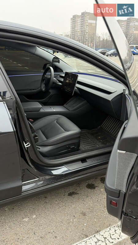 Седан Tesla Model 3 2024 в Киеве