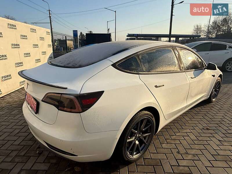 Седан Tesla Model 3 2021 в Луцке