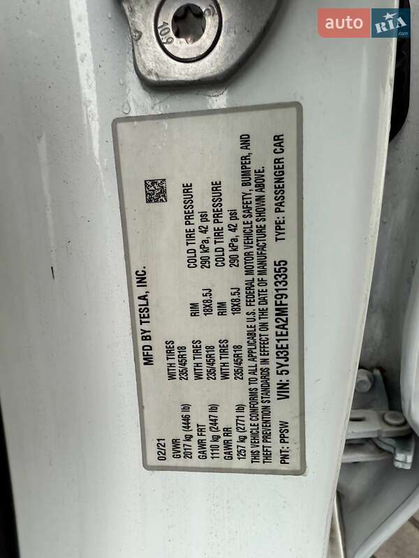 Седан Tesla Model 3 2021 в Луцке