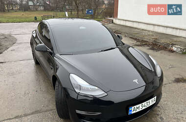 Седан Tesla Model 3 2022 в Кременчуці