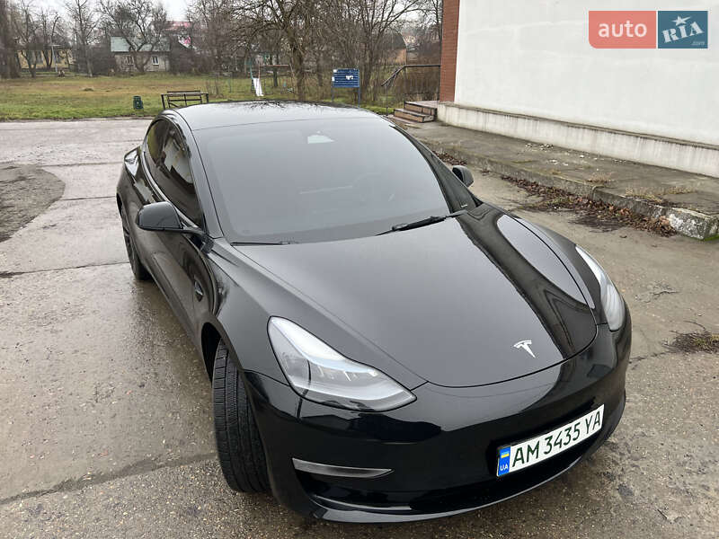 Седан Tesla Model 3 2022 в Кременчуге