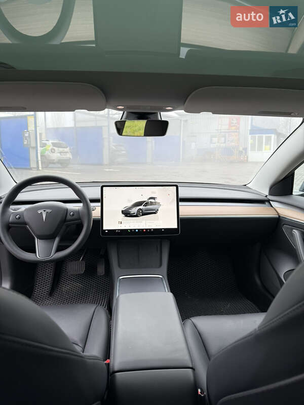 Седан Tesla Model 3 2023 в Хмельницком