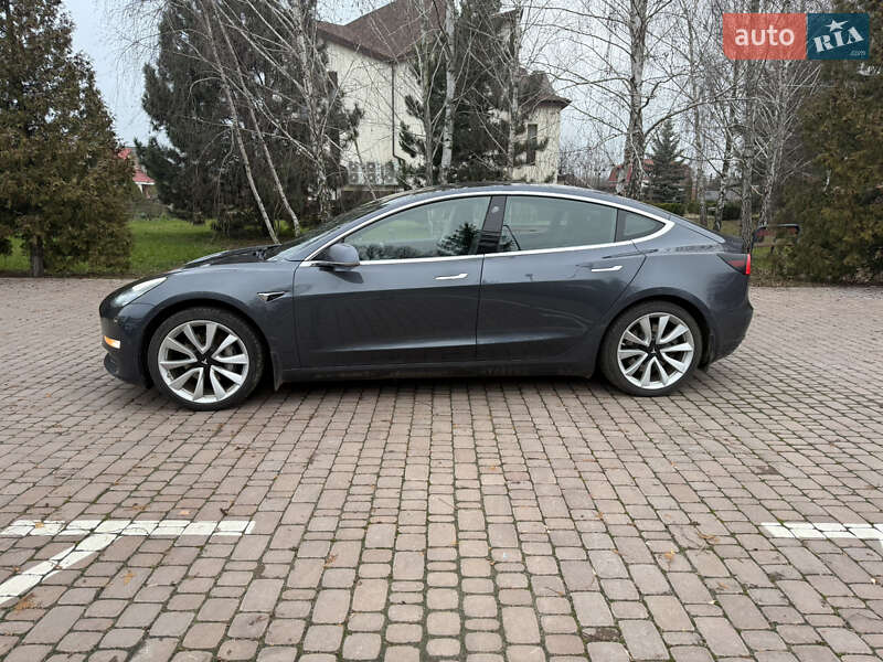 Седан Tesla Model 3 2019 в Киеве