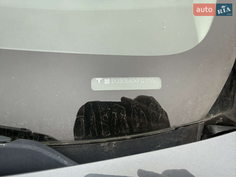 Седан Tesla Model 3 2019 в Киеве