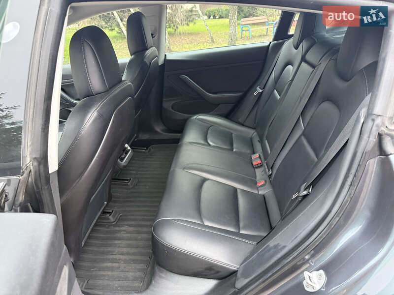Седан Tesla Model 3 2019 в Киеве