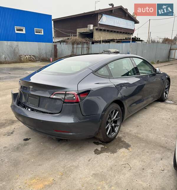Седан Tesla Model 3 2022 в Киеве