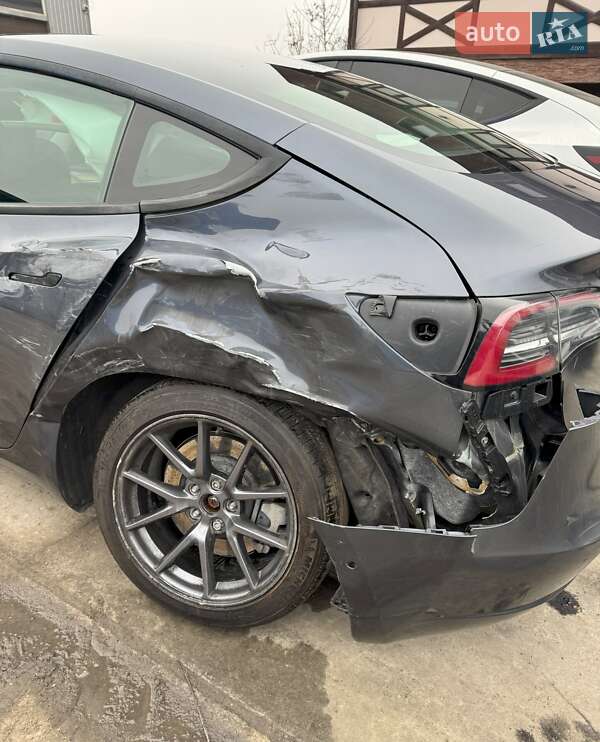 Седан Tesla Model 3 2022 в Киеве