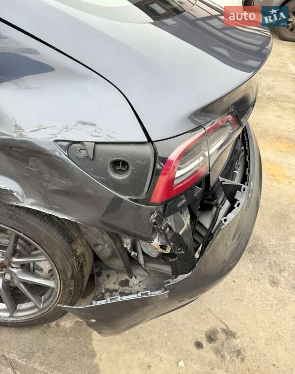 Седан Tesla Model 3 2022 в Киеве