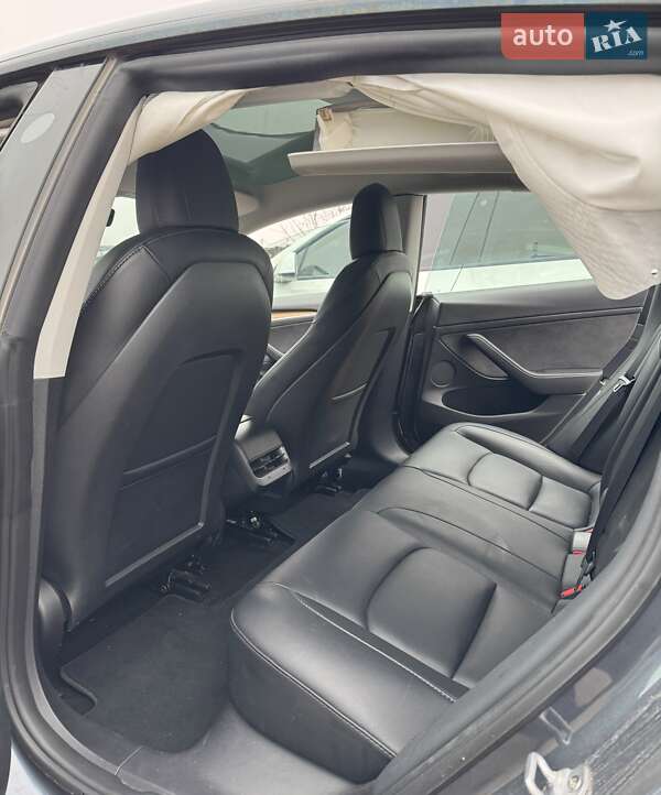 Седан Tesla Model 3 2022 в Киеве