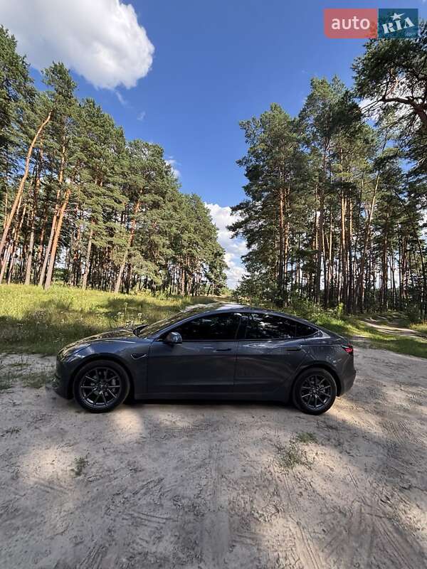 Седан Tesla Model 3 2018 в Луцке