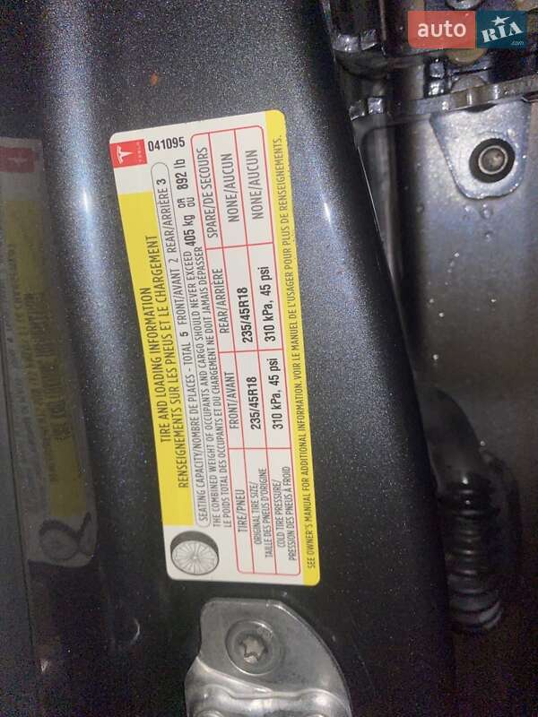 Седан Tesla Model 3 2018 в Луцке