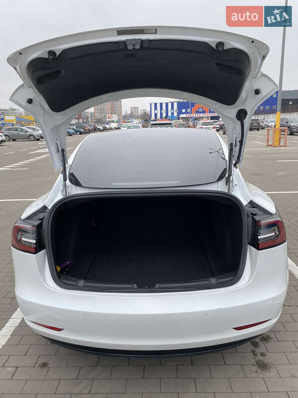Седан Tesla Model 3 2019 в Белой Церкви
