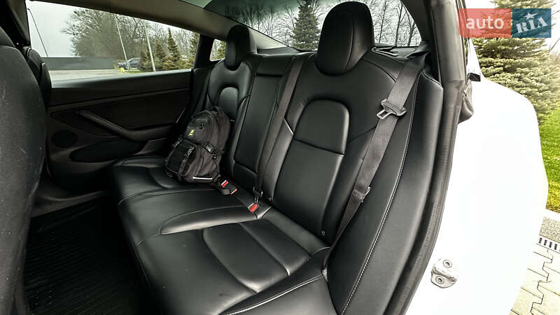 Седан Tesla Model 3 2021 в Обухове