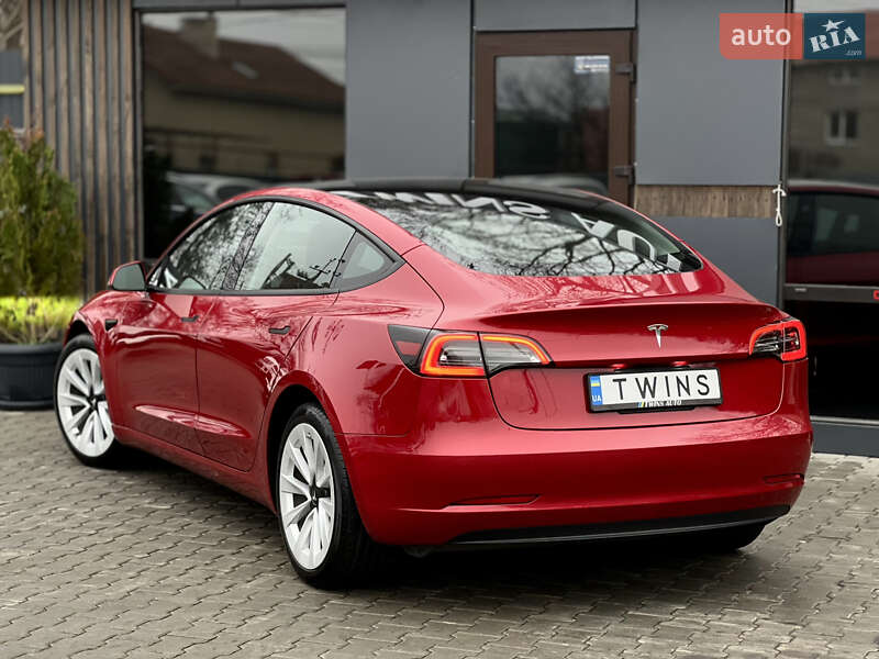 Седан Tesla Model 3 2023 в Одессе
