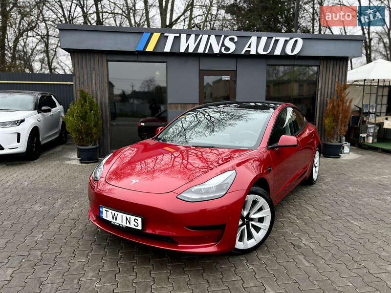 Седан Tesla Model 3 2023 в Одессе