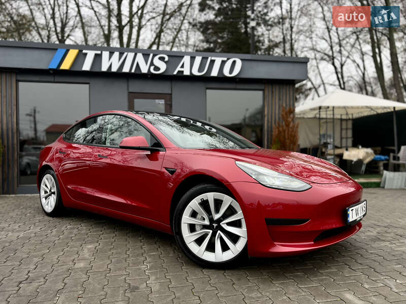 Седан Tesla Model 3 2023 в Одессе