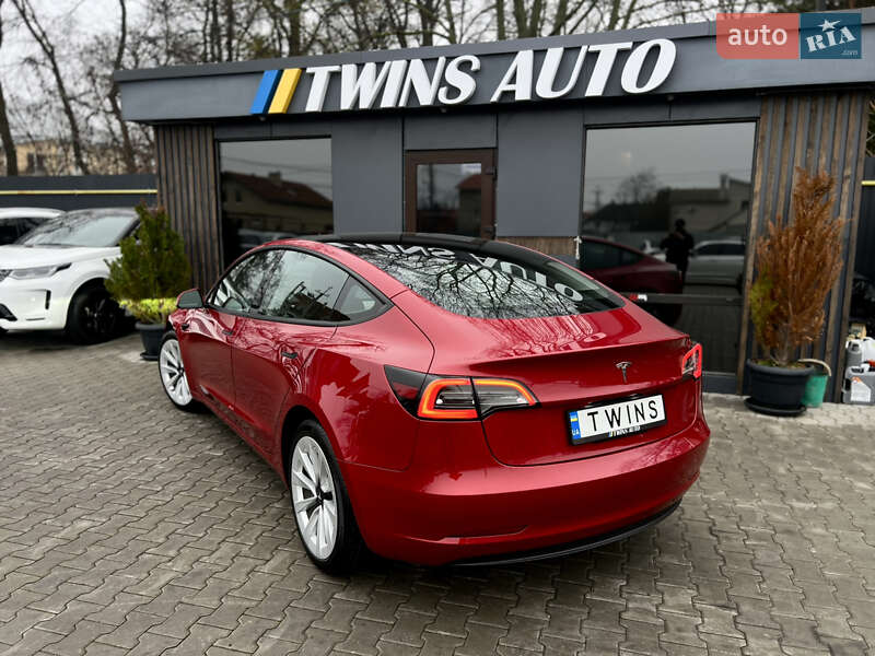 Седан Tesla Model 3 2023 в Одессе