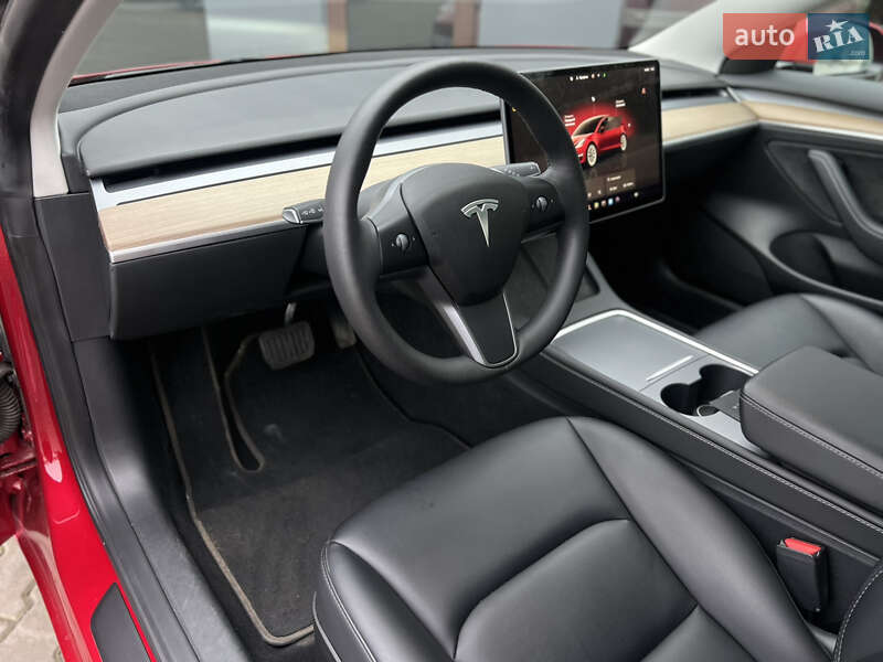 Седан Tesla Model 3 2023 в Одессе