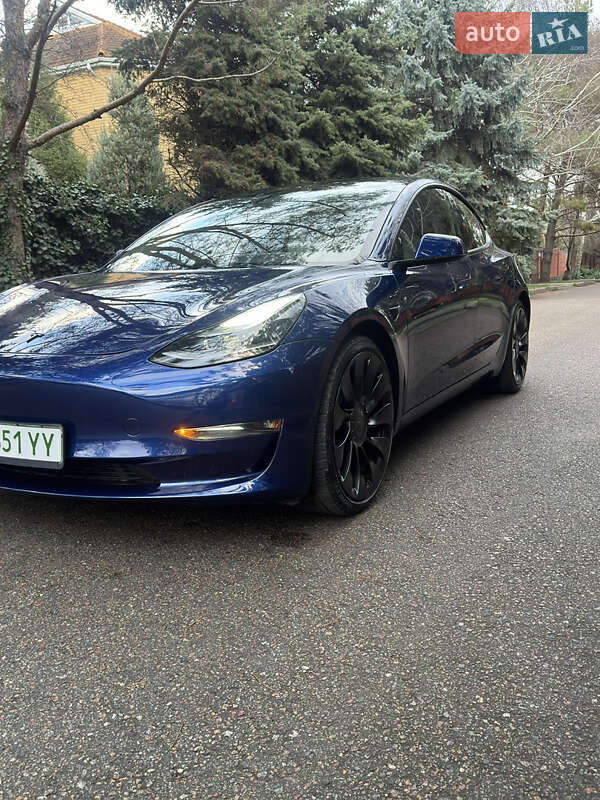 Седан Tesla Model 3 2023 в Днепре