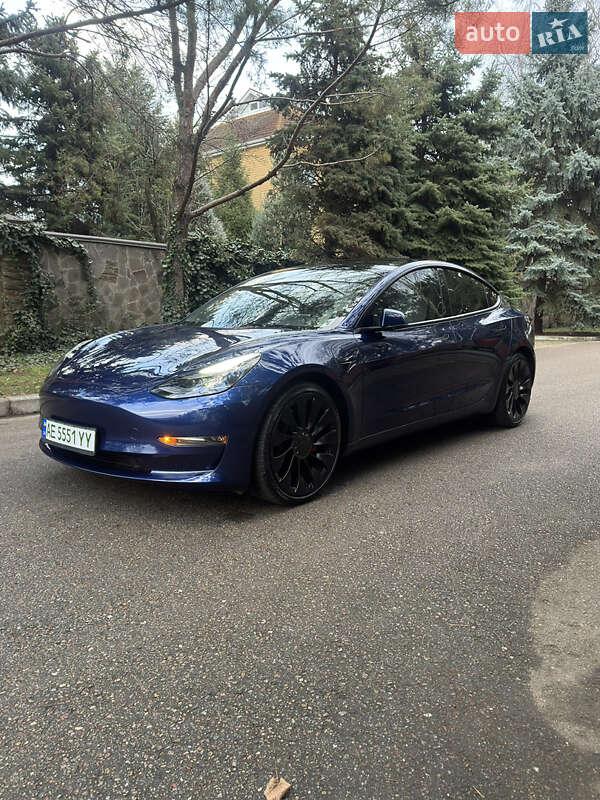 Седан Tesla Model 3 2023 в Днепре