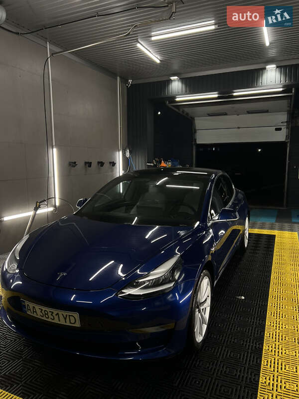 Tesla Model 3 2020