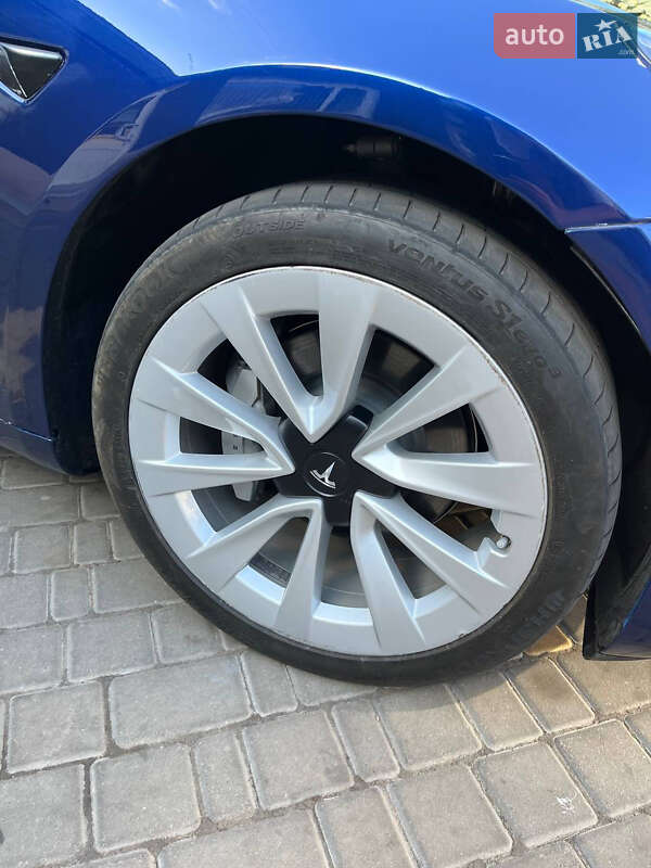 Седан Tesla Model 3 2022 в Николаеве