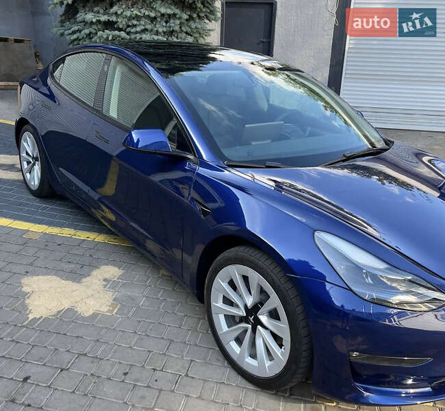 Седан Tesla Model 3 2022 в Николаеве