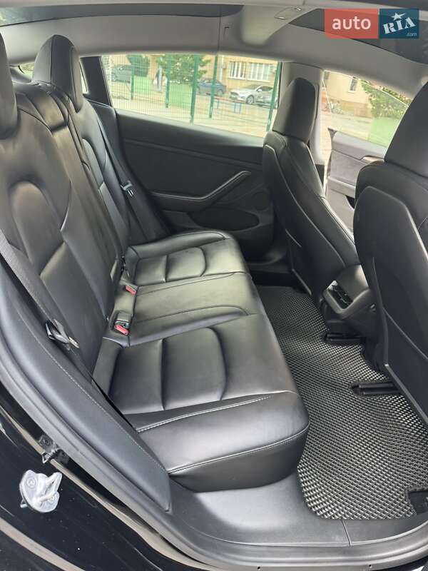 Седан Tesla Model 3 2023 в Одессе