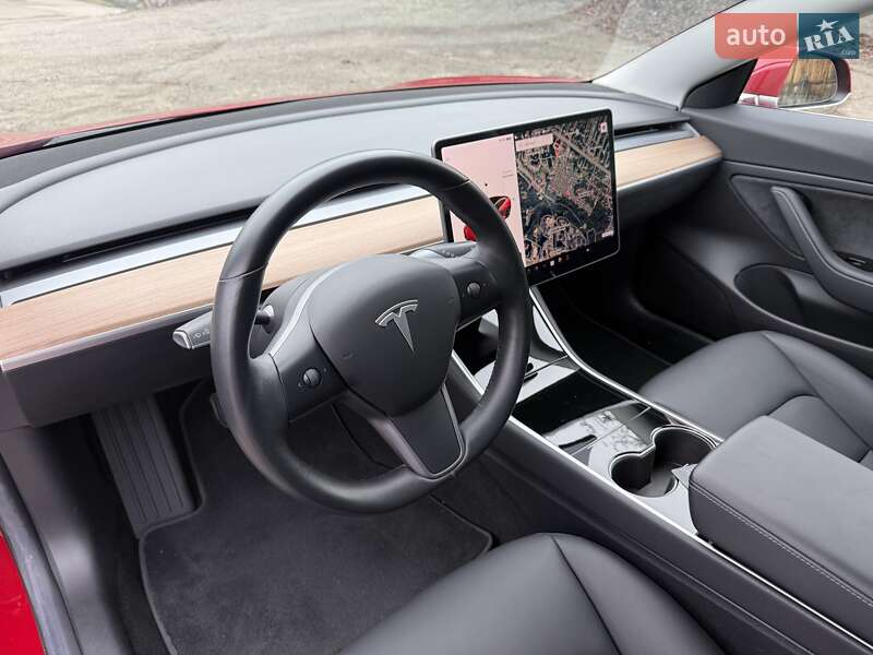 Седан Tesla Model 3 2018 в Киеве