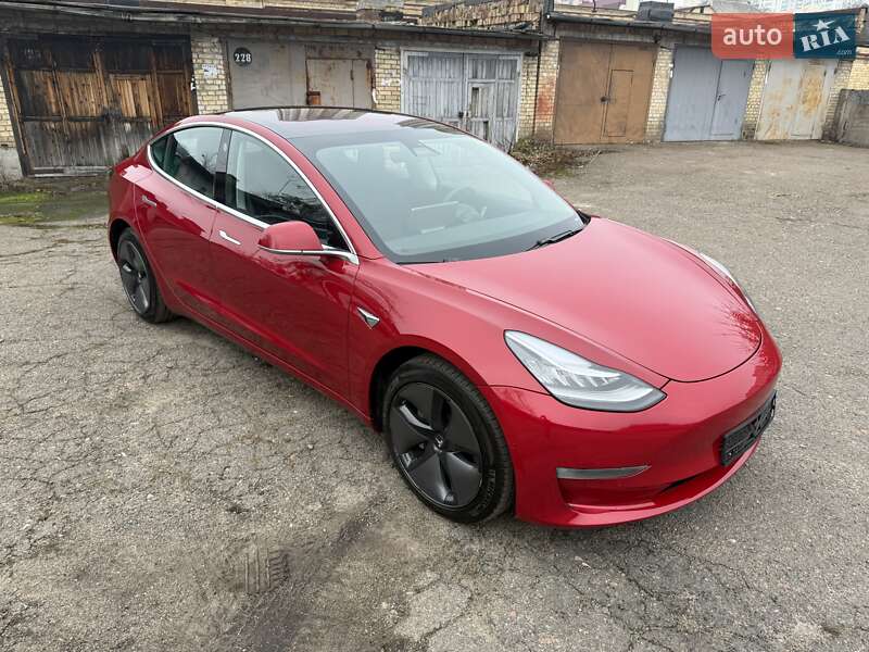 Седан Tesla Model 3 2018 в Киеве