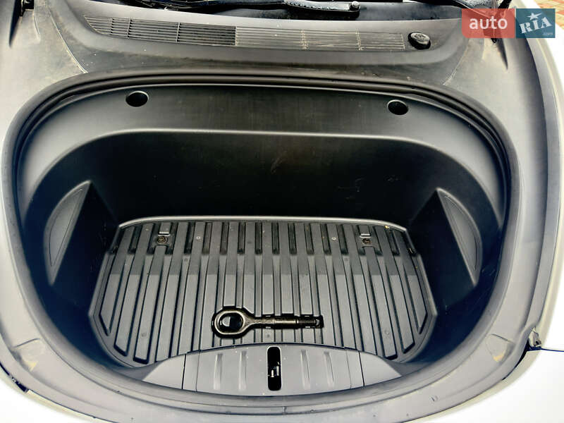 Седан Tesla Model 3 2021 в Виннице фото 34 Седан Tesla Model 3 2021 в Виннице