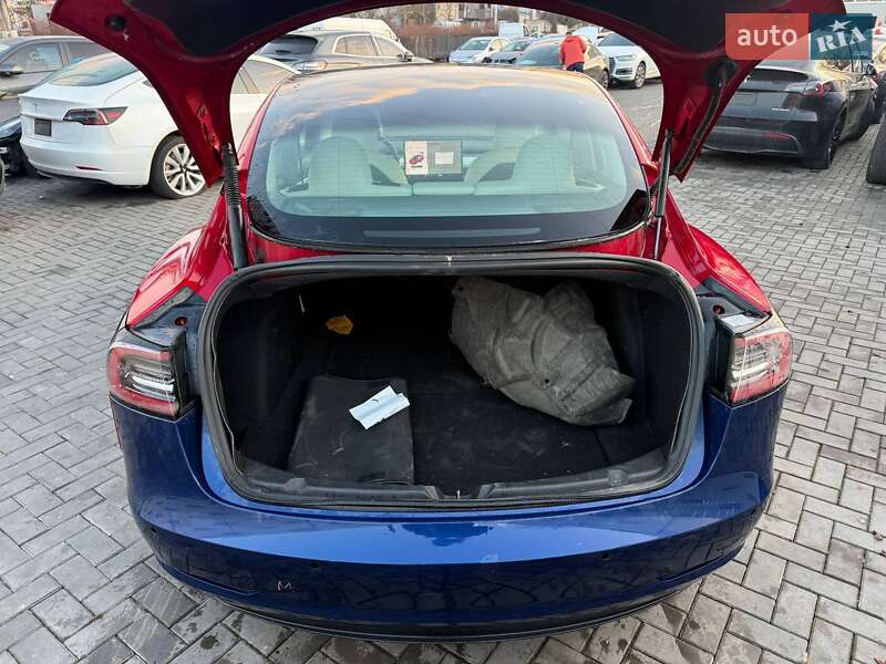 Седан Tesla Model 3 2021 в Луцке