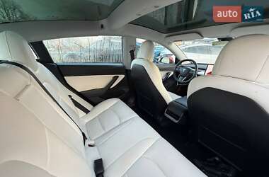 Седан Tesla Model 3 2021 в Луцке