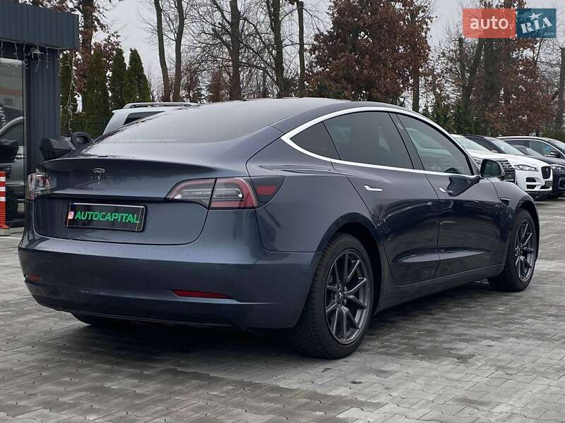 Седан Tesla Model 3 2019 в Киеве