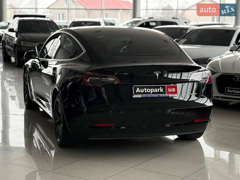 Седан Tesla Model 3 2019 в Одессе
